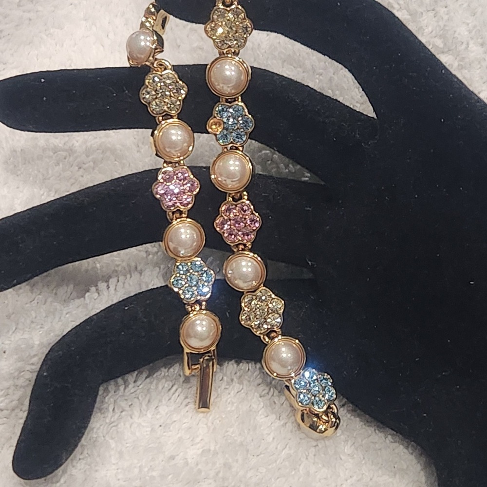 Nolan Miller Gold Tone Faux Pearl Pastel Crystal Flower Link Bracelet 7"